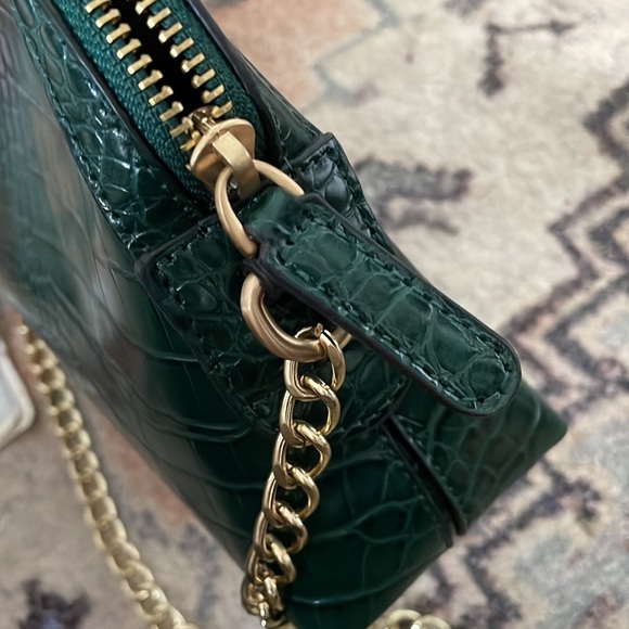 Green crossover bag/ shoulder bag mini crocodile faux leather. Gold chain - Picture 3 of 6